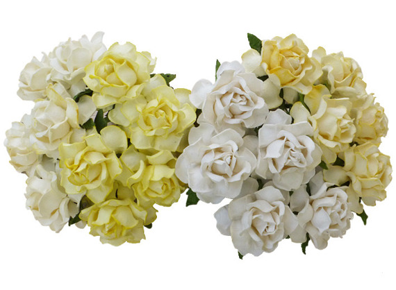 20 MIXED WHITE/CREAM MULBERRY PAPER COTTAGE ROSES 25mm