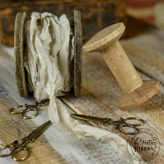 Vintage old fashion ribbon - linen