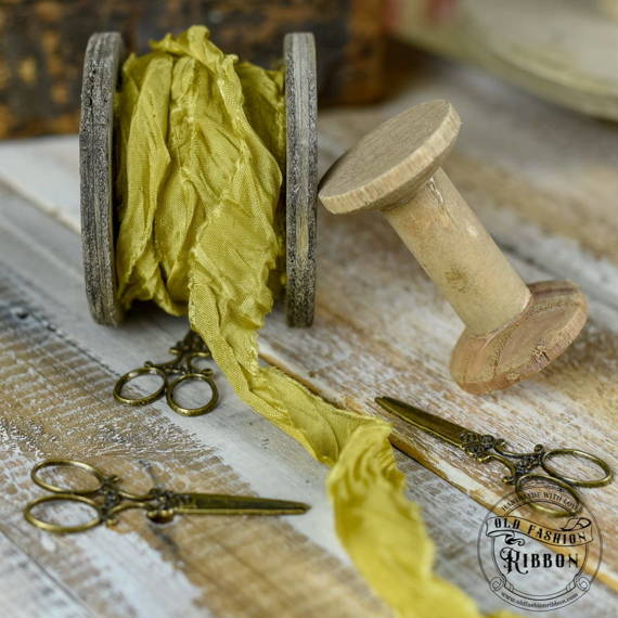 Vintage old fashion ribbon - mustard