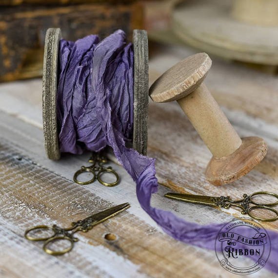 Vintage old fashion ribbon - purple