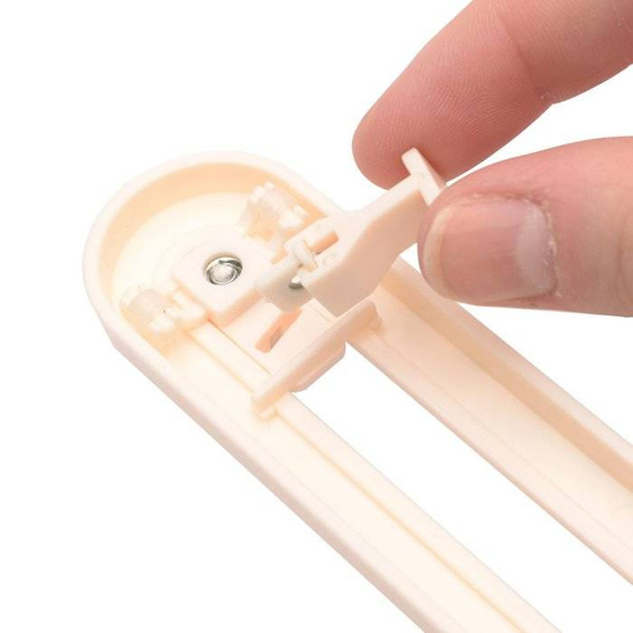 Tool for cutting out circles of circles 