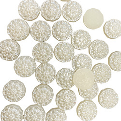 Cream pearl flowers 11 mm - approx. 30 pcs