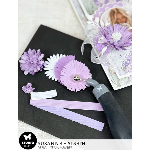 Ergonomic Embossing Tool 12 mm perfect for styling flowers – Studio Light