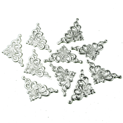 10 SMALL FILIGREE SILVER CORNERS