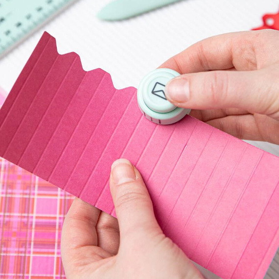 Scoring Board & Trimmer - Sizzix